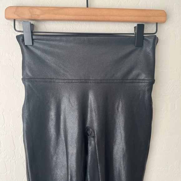 Spanx faux leather high rise leggings medium - Picture 9 of 11